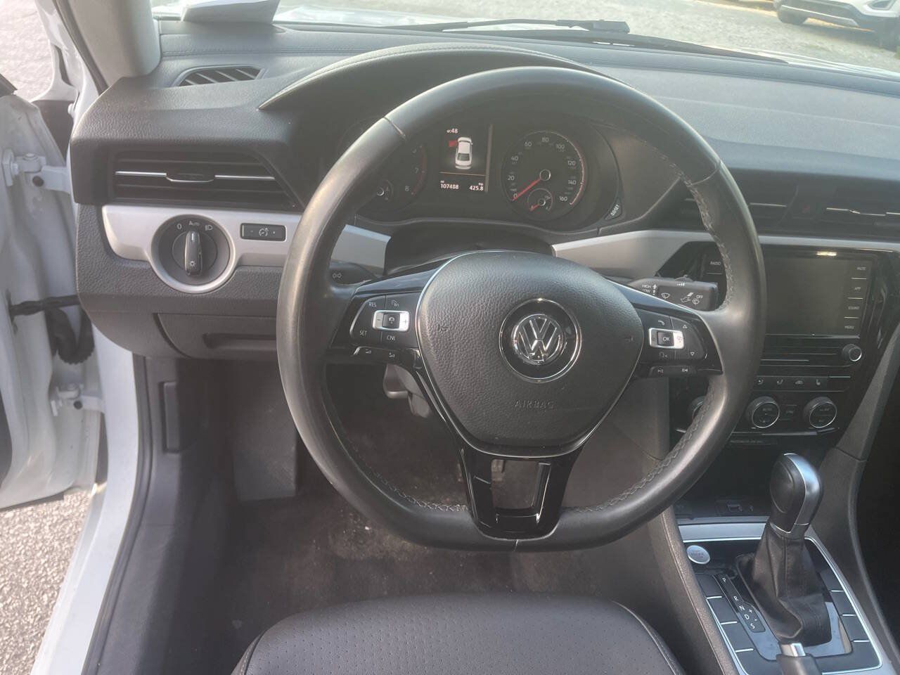 Used 2021 Volkswagen Passat 2.0T SE FWD image 14