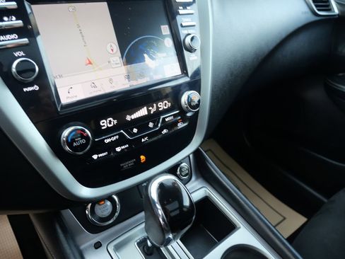 Used 2020 Nissan Murano SV image 14