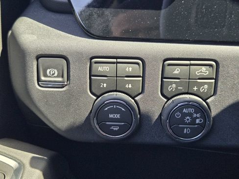 New 2026 Chevrolet Silverado 3500 LT w/ Texas Edition AWD/4WD image 21