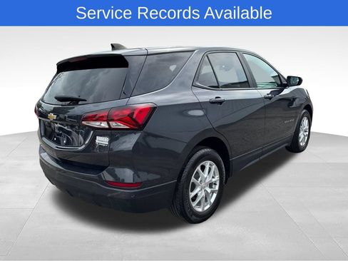 Used 2022 Chevrolet Equinox LS w/ LS Convenience Package FWD image 2