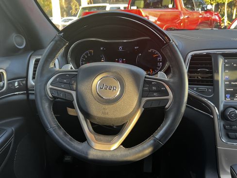 Used 2017 Jeep Grand Cherokee Overland image 34