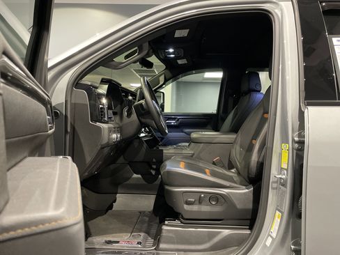 Used 2025 GMC Sierra 2500 AT4 w/ AT4 Premium Plus Package image 17