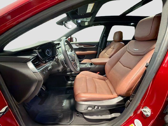 Used 2025 Cadillac XT5 Sportv w/ Technology Package AWD/4WD image 19
