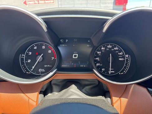 Used 2018 Alfa Romeo Giulia Ti Sport w/ Quick Order Package 22S Sport AWD/4WD image 40