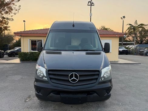 Used 2018 Mercedes-Benz Sprinter 2500 image 9