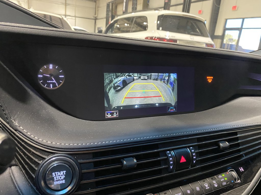 Used 2019 Lexus LS 500 w/ Accessory Package (Z2) RWD image 6