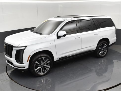 Used 2026 Cadillac Escalade Sport w/ Touring Package AWD/4WD image 32