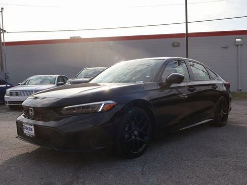 Used 2025 Honda Civic Sport image 3