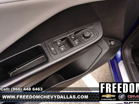 Used 2024 Volkswagen Taos SE FWD image 31