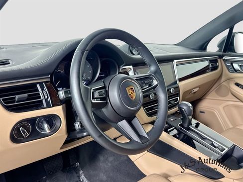 Used 2022 Porsche Macan S AWD/4WD image 9
