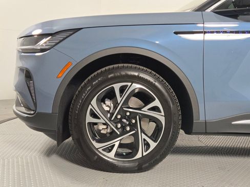 New 2026 Lincoln Nautilus Premier AWD/4WD image 11