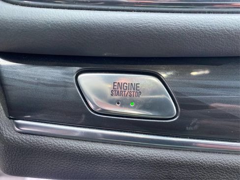 Used 2022 Buick Enclave Premium image 28