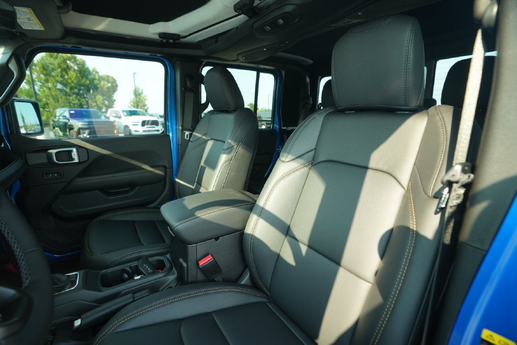 New 2026 Jeep Gladiator Sport AWD/4WD image 37