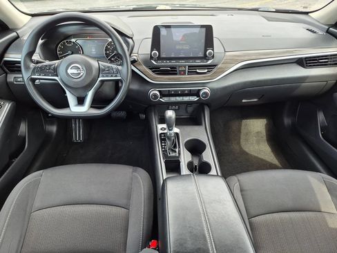 Used 2025 Nissan Altima 2.5 SV FWD image 20
