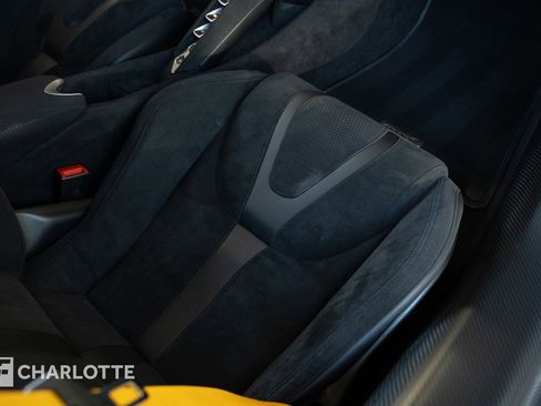 Used 2025 McLaren 750S RWD image 30