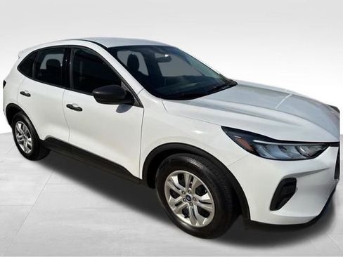 Used 2023 Ford Escape FWD image 3