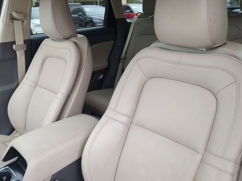 Used 2022 Lincoln Corsair AWD w/ Premium Package image 10