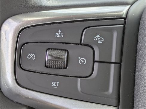 Used 2024 Chevrolet Suburban LT RWD image 25