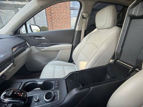 Used 2022 Cadillac XT4 Luxury w/ Cold Weather Package FWD image 26