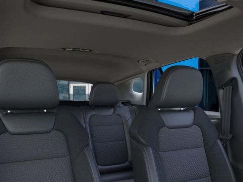 New 2026 Chevrolet Trax LT w/ Sunroof Package FWD image 24