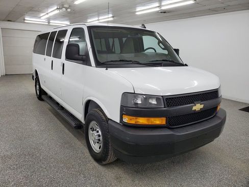 Used 2022 Chevrolet Express 3500 LS image 3