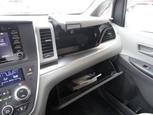 Used 2019 Toyota Sienna LE image 20