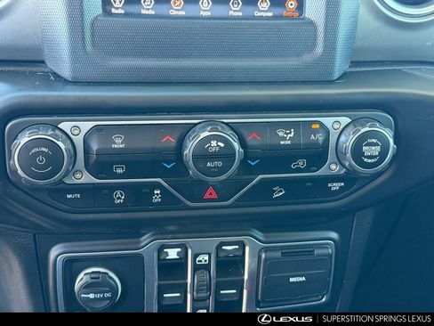 Used 2020 Jeep Wrangler Unlimited Sahara image 26