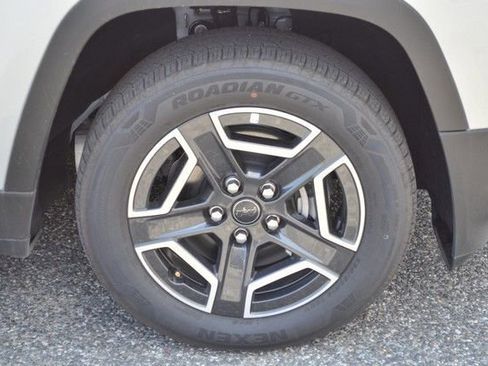 New 2026 Jeep Cherokee Limited AWD/4WD image 10