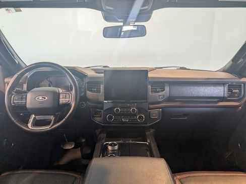 Used 2022 Ford Expedition Max Limited image 15