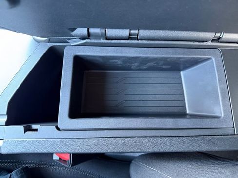 New 2026 Chevrolet Equinox EV LT image 28