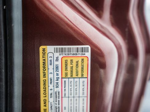 Used 2011 Ford F250 Lariat w/ Chrome Pkg image 44