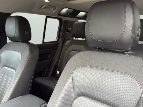 Used 2020 Land Rover Defender 110 SE image 10