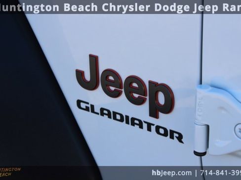 Used 2021 Jeep Gladiator Mojave image 6