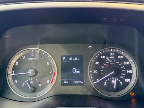 Used 2021 Hyundai Tucson SE w/ Cargo Package image 17