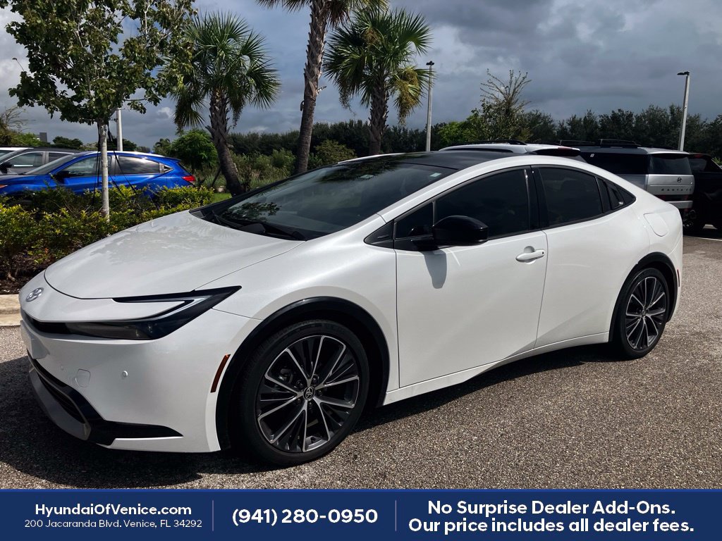 Used 2023 Toyota Prius Limited FWD image 9