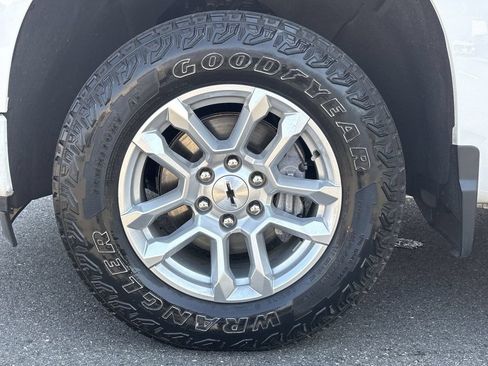 Used 2022 Chevrolet Silverado 1500 RST w/ Z71 Off-Road Package AWD/4WD image 12
