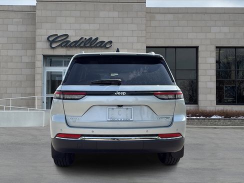 Used 2022 Jeep Grand Cherokee Limited AWD/4WD image 6