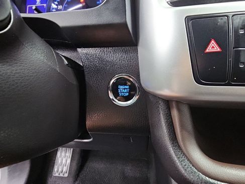Used 2016 Toyota Highlander XLE FWD image 23