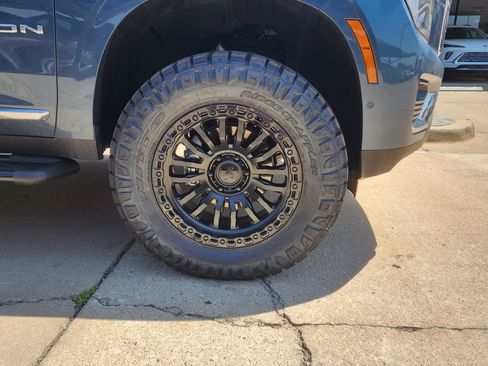 New 2025 GMC Yukon XL Elevation image 56