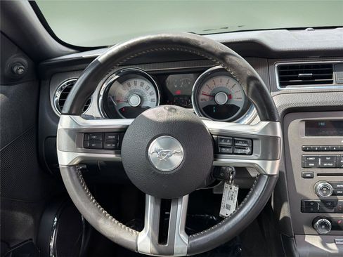 Used 2011 Ford Mustang GT Premium w/ Comfort Pkg RWD image 11