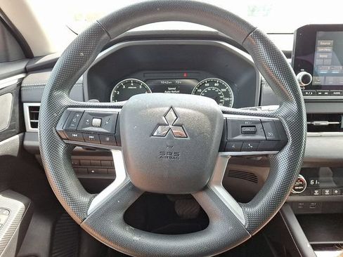 Used 2023 Mitsubishi Outlander ES FWD image 18