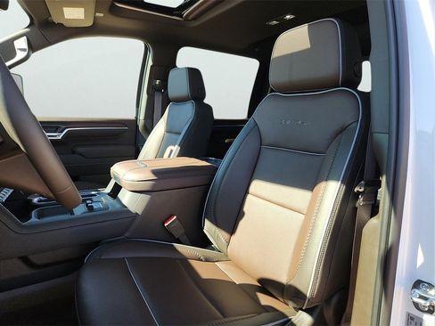 New 2026 GMC Sierra 2500 Denali w/ Denali Reserve Package image 17