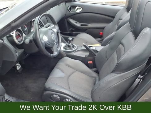 Used 2019 Nissan 370Z Touring Sport image 10