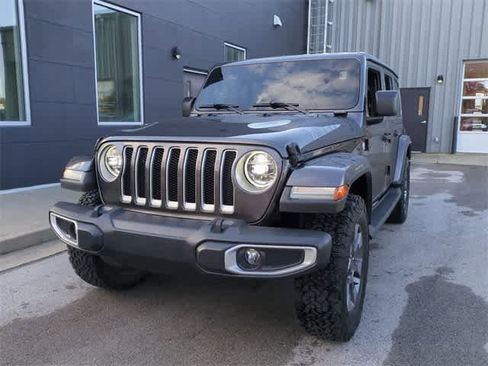 Used 2019 Jeep Wrangler Unlimited Sahara image 11
