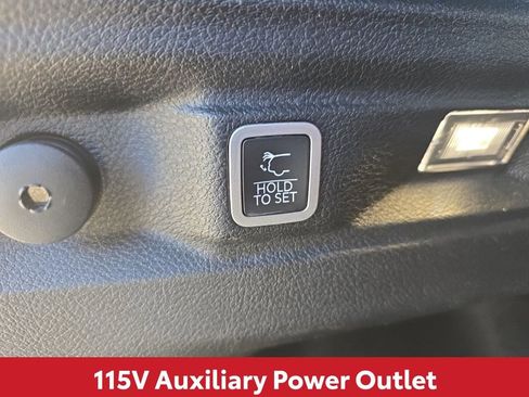 Used 2021 Jeep Grand Cherokee L Laredo image 16