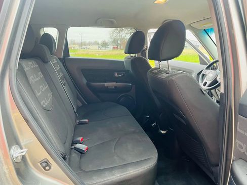 Used 2012 Kia Soul + image 12