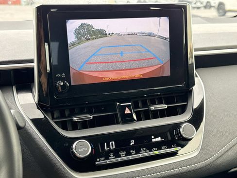 Used 2023 Toyota Corolla SE w/ SE Premium Package image 6