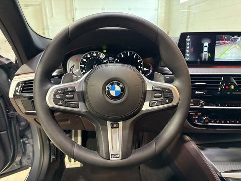 Used 2018 BMW M550i xDrive AWD/4WD image 12