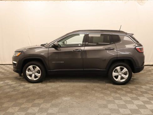 Used 2020 Jeep Compass Latitude w/ Cold Weather Group AWD/4WD image 2