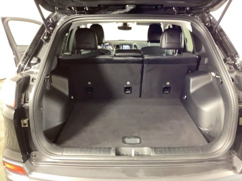 Used 2022 Jeep Cherokee Trailhawk w/ Trailer Tow Group image 28